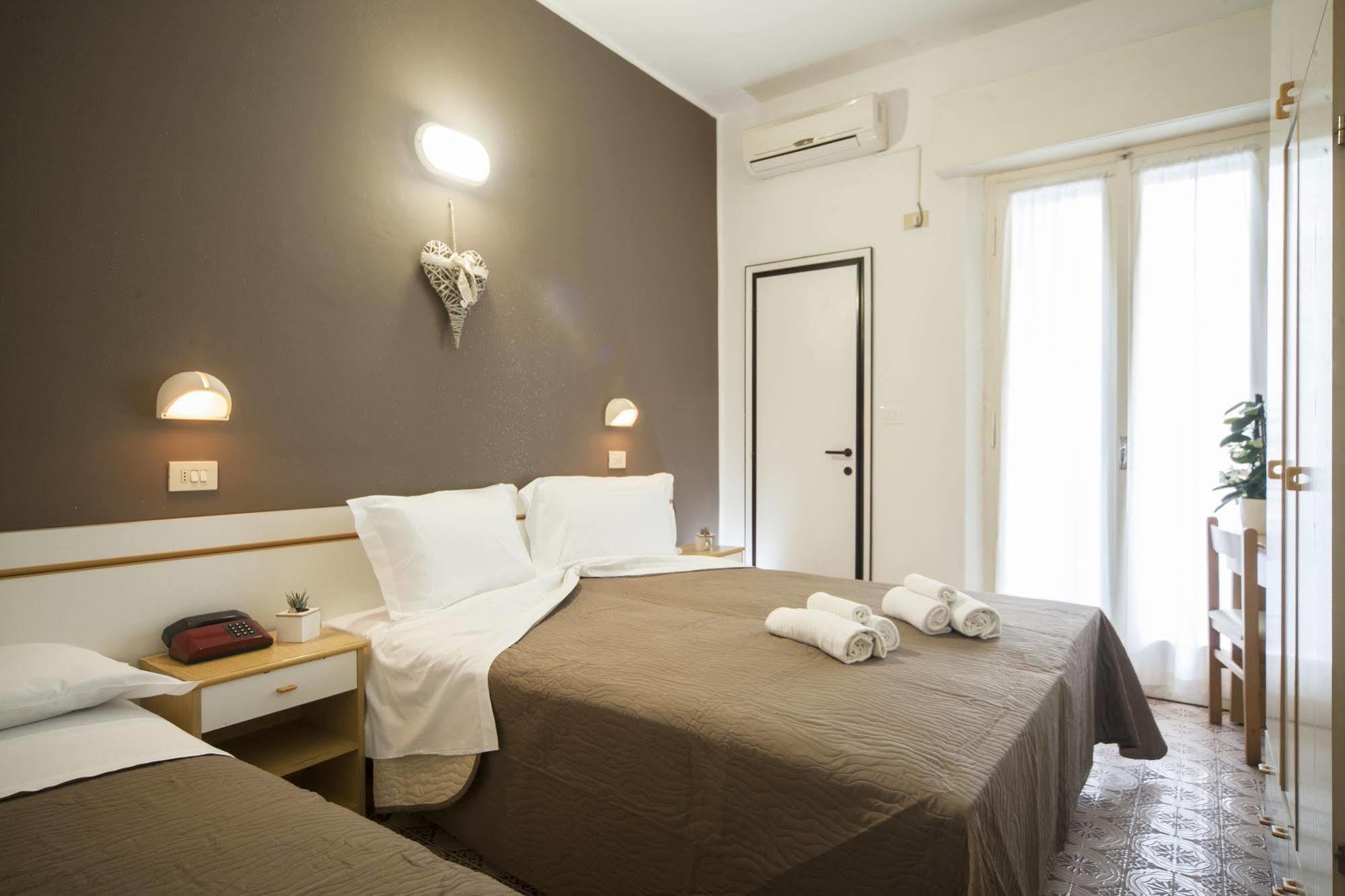 Hotel Adria Mare Rimini Eksteriør billede